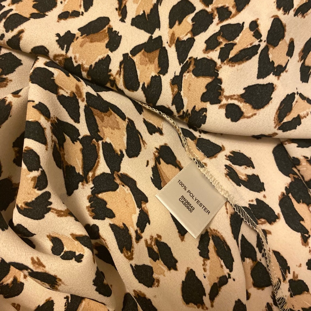 NWT Gorgeous Silky Leopard Top: See pics! - Picture 6 of 9